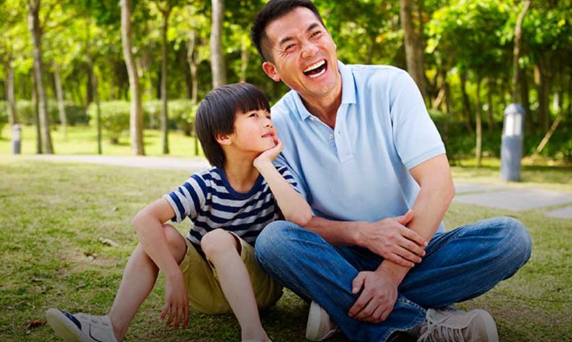 'Bố cho con cái gì?' hay câu chuyện người cha dạy con không trở thành người yếu ớt